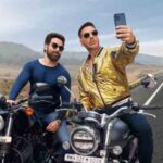 1021826-akshay-emraan-selfiee.jpg